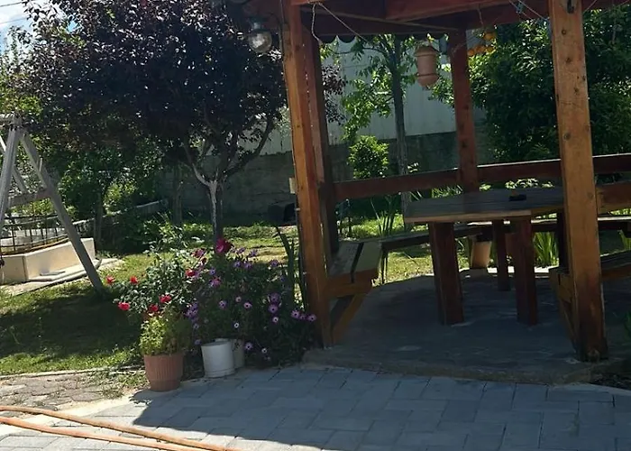 Дом отдыха Dhoma Pushimi Tale Лежа